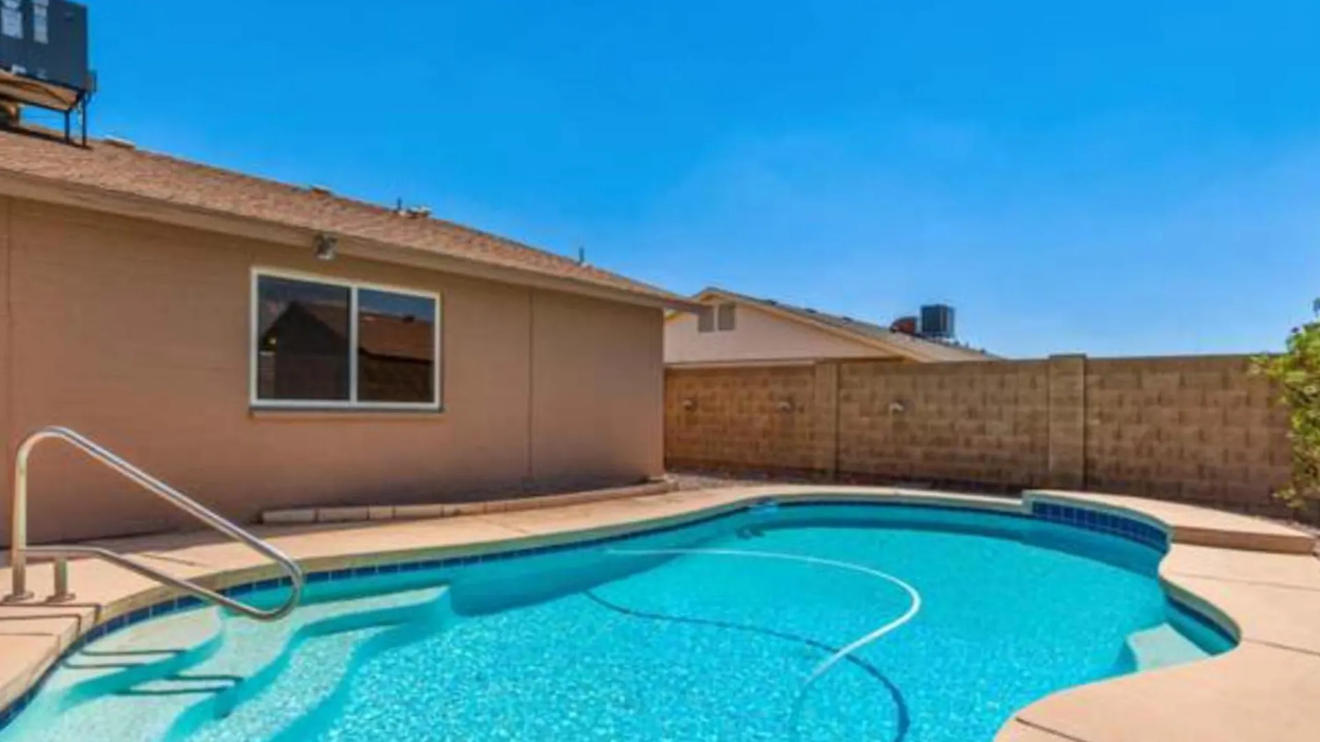 Single Level Home Phoenix 0*,  Estados Unidos